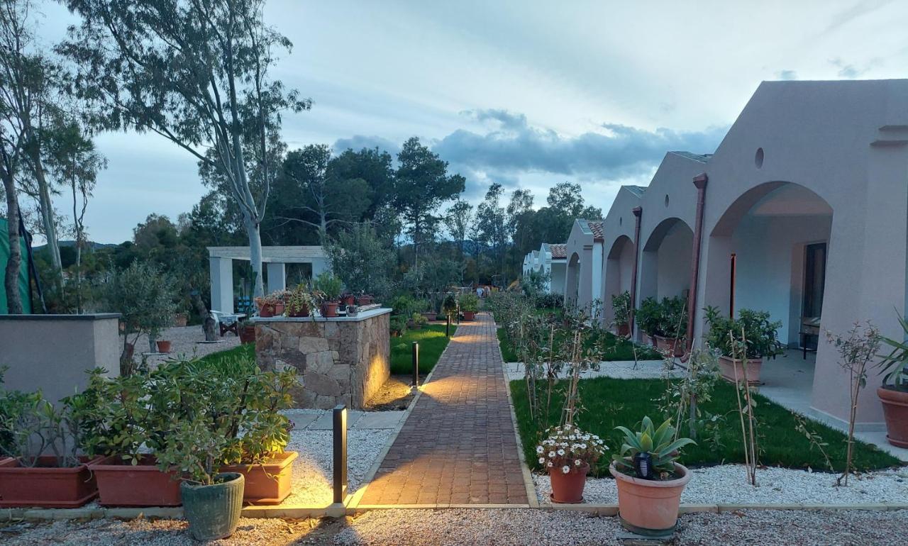 Domoemare Hotell Siniscola Exteriör bild